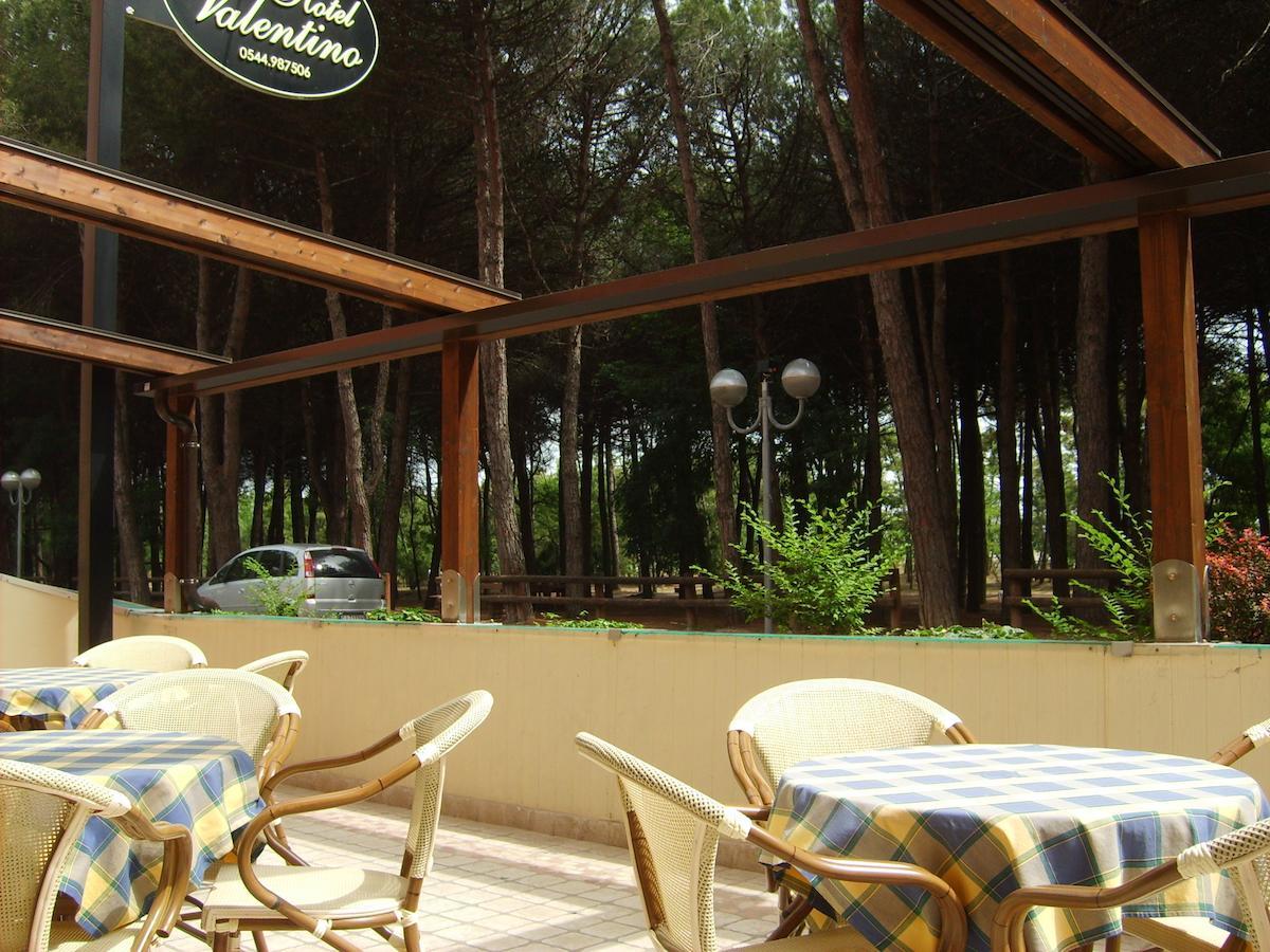 Hotel Valentino Пінарелла Екстер'єр фото